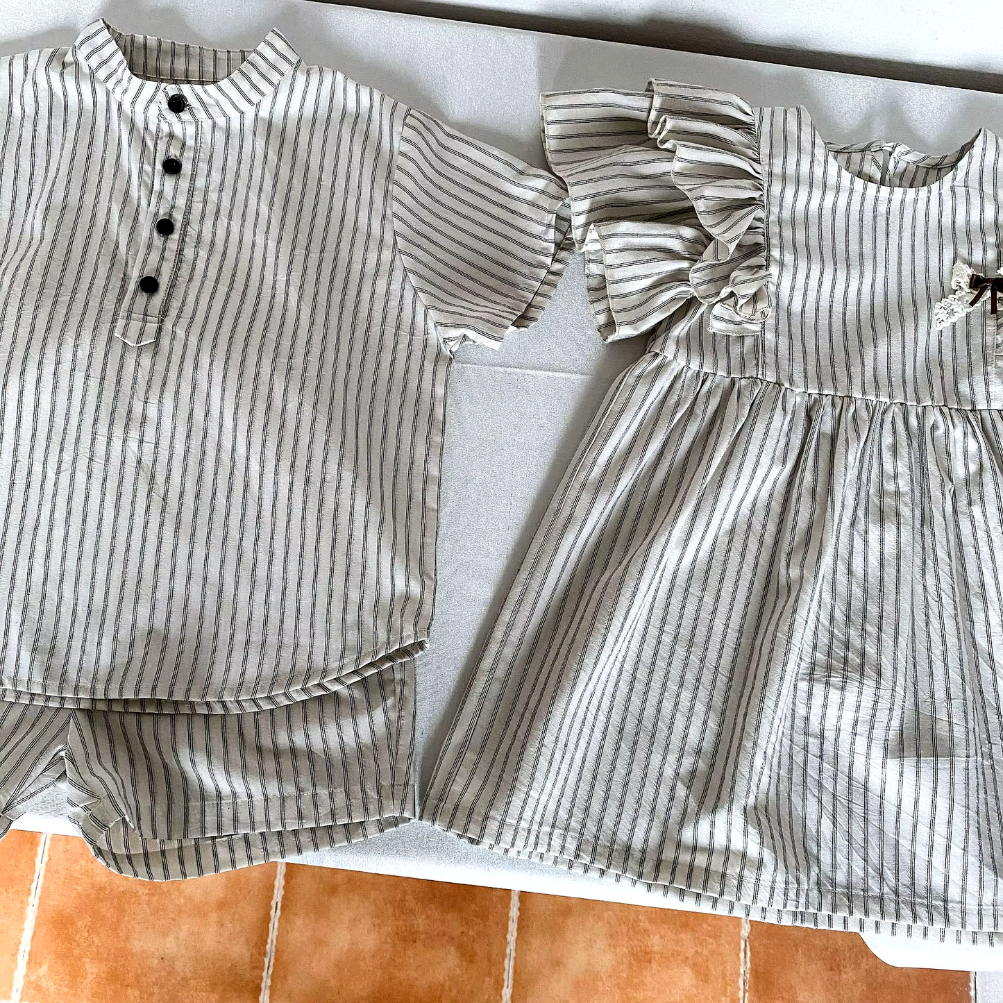 Randigt Sommarset för Pojke – Kortärmad Skjorta & Shorts